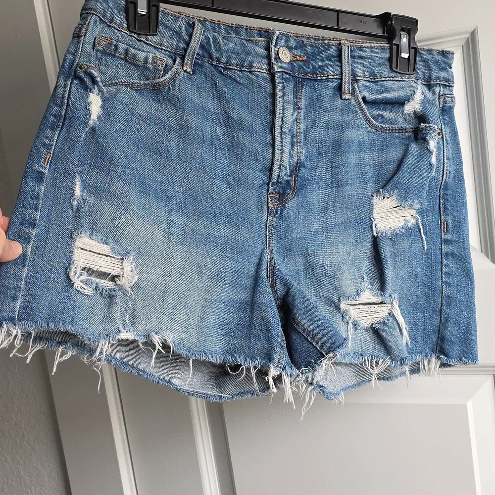 Old Navy Light Blue High Rise Distressed Jean Shorts Size 6 G142